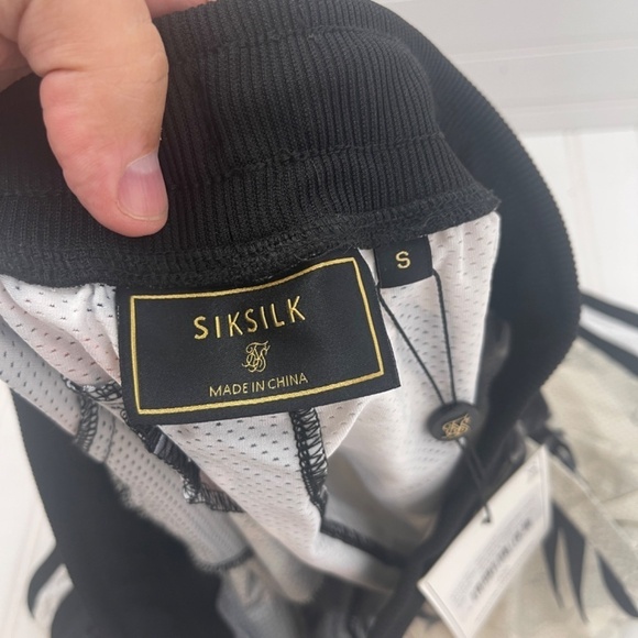 NWT SikSilk Retro Fire Basketball Short Small - Picture 5 of 10